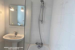 Maison Lavie Salle de bain familiale3