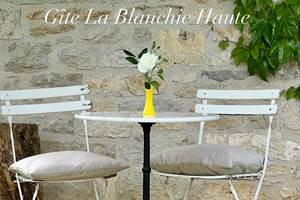 Terrasse Gîte La Blanchie Haute
