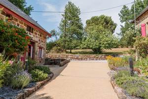 Les_sources_gite_de_charme_Objat_correze_piscine_x_Nastasia_Papiez-262