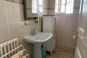 Salle d'eau avec WC separe