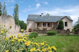 maison-de-pervinquieres-exterieur