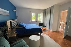 Chambre spacieuse vue sur le parc