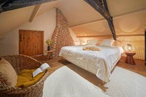 ®GitesLaFermeduParc_kingsizebed_fournil