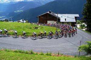 Criterium du Dauphiné devant le chalet