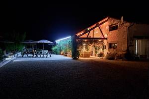 Bar et terrasse eclaires