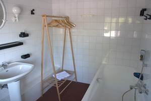 Salle  de  bain chambre standard N°3