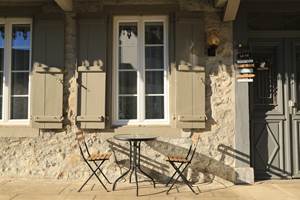 Terrasse avec table privée