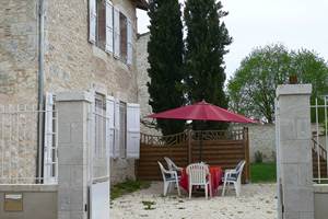 Saint Roch Tournecoupe gîte et chambres d'hôtes terrasse privée du gîte