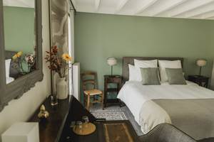 La chambre tilleul décoré avec élégance et chic