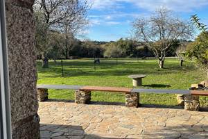 vue_chambre_appartement_grand_parc_terrasse_vacances_location_golfe_du_morbihan_baden