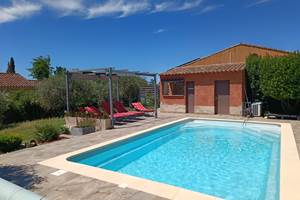 piscine depuis l'entrée