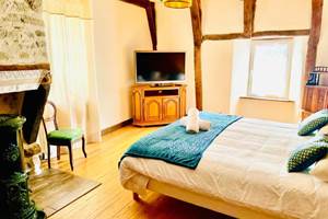 AU-CHARME-D'ANTAN-19-Lit-Double