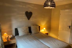 Rez - Chambre beige - 2 personnes