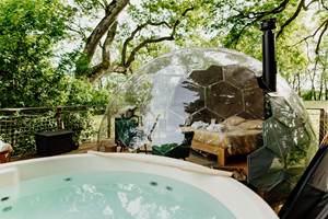 Le bain nordique et le Dôme
