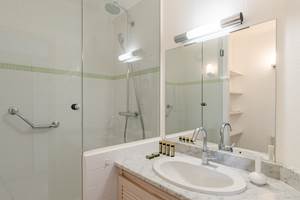 1807-06_07_la_pinede_chambre_bd