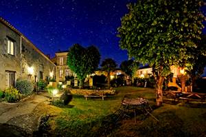 Domaine La Fontaine 'by night'