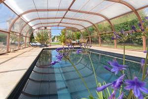 Maison de Jean, chambres d'hôtes de charme en Blaye Côtes de Bordeaux , Château Haut Bourcier avec piscine chauffée et couverte