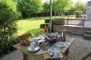 Petit déjeuner terrasse