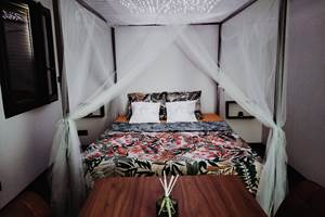 lit baldaquin king size A NOU'DEUX