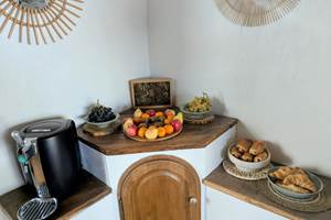 petit-dejeuner-fruits-viennoiseries-saisonnee-centres-aveyron.jpg