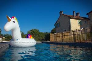 Piscine Chauffée 4 x 14 m / Volet roulant Immergé / Deux Cascades massantes