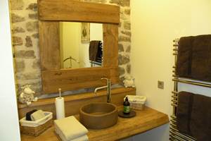 Salle d'eau avec chambre