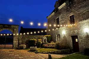 Le Gîte By night
