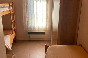 lepetitbois46_Leyme_Vintage_chambre triple_Gîte 3-4-5-7-18-19