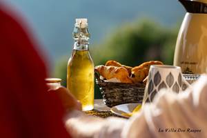 Petit déjeuner privatif en terrasse ou en chambre d'hôtes