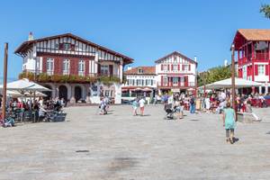 Hotel Elissaldia, Vue Sur la Place du Village