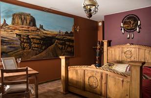 Western-City_Monument Valley