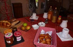 Petit déjeuner avec nos produits locaux