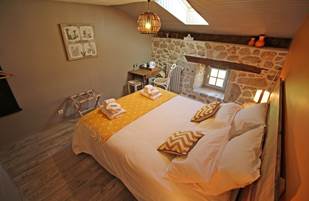 Chambre châtaignier - La Vieille Maison de Pensol - PNR Périgord Limousin