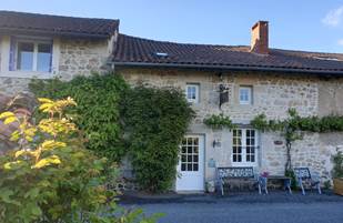 Façade de la maison principale - La Vieille Maison de Pensol