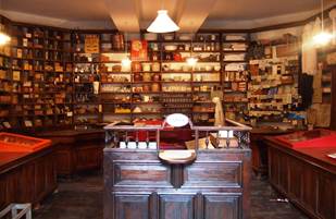 Boutique des Colporteurs de Soueix-Roaglle intérieur