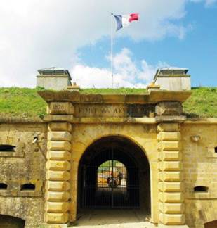 Domaine et Fort des Ayvelles