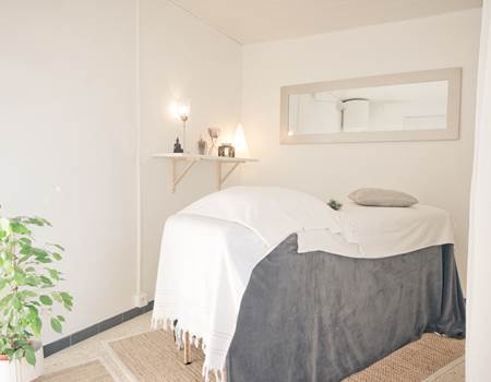 Atelier Soins de l'Alba St Cyprien, table de massage