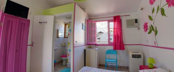 bungalow 116 avec sa salle de douche