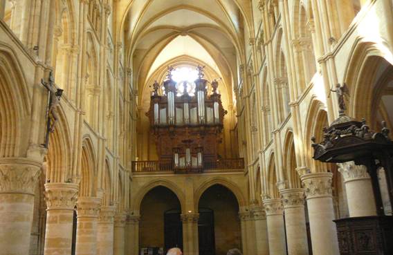 Abbatiale Notre Dame de Mouzon