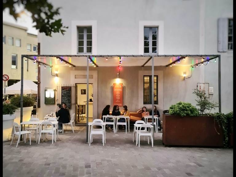 BLOC G, chambre d'hôtes et restaurant