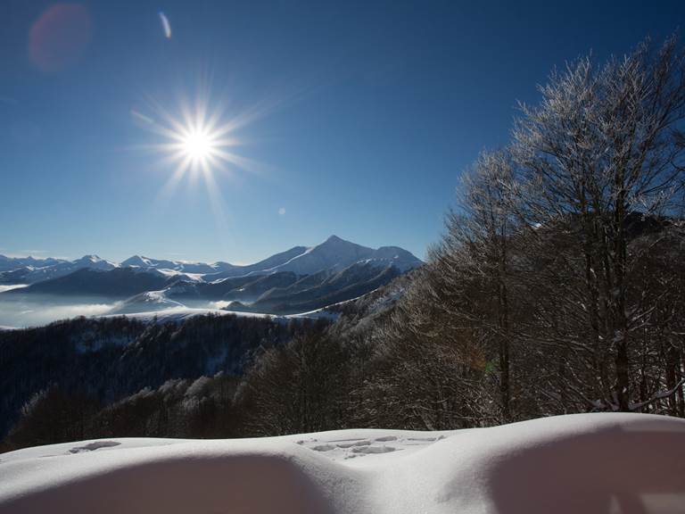 Vue panoramique sur le lever du soleil