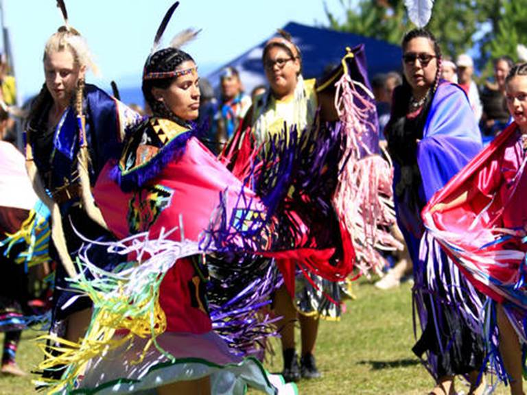 grand-rassemblement-des-premieres-nations-pow-wow-de-mashteuiatsh-danse