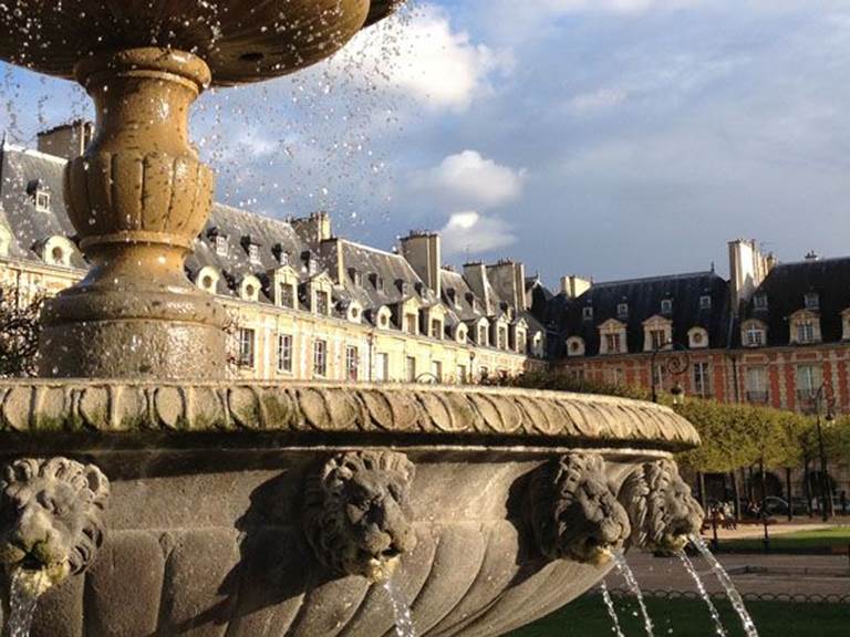 Place des Vosges - Fontaine copie