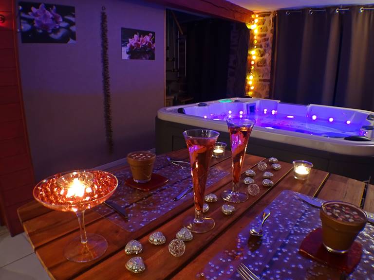 Les Instants Bulles - Suite 70m² avec Jacuzzi Privatif XXL + Sauna Privatif  - - Les Instants Volés Spa - TUDEILS - FRANCE