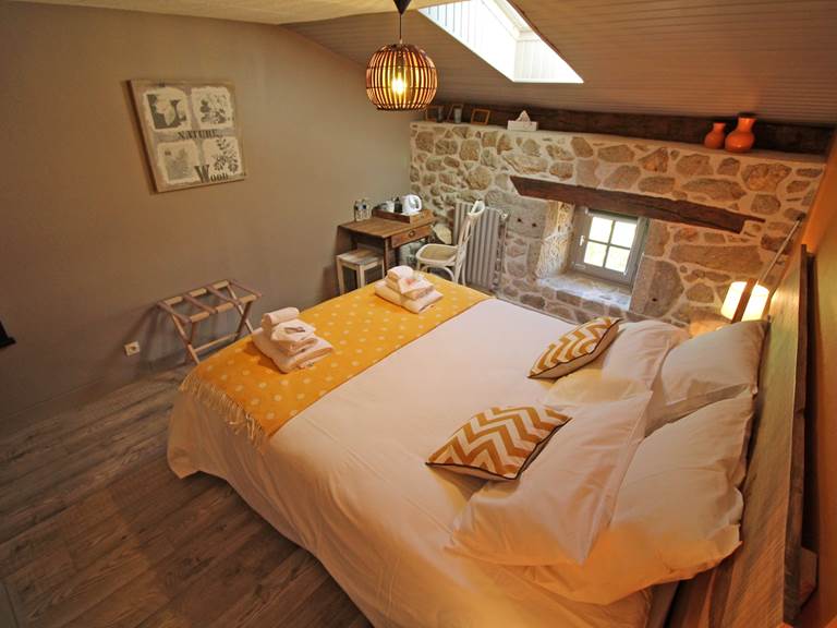 Chambre châtaignier - La Vieille Maison de Pensol - PNR Périgord Limousin