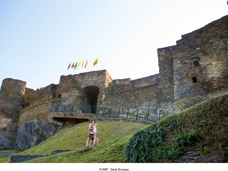 344466_LaRoche-en-ardenne-ChateauFeodal_(c)WBT-DenisErroyaux