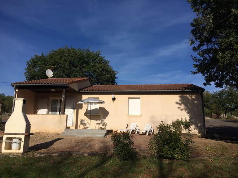 VUE EXTERIEURE DE FACE