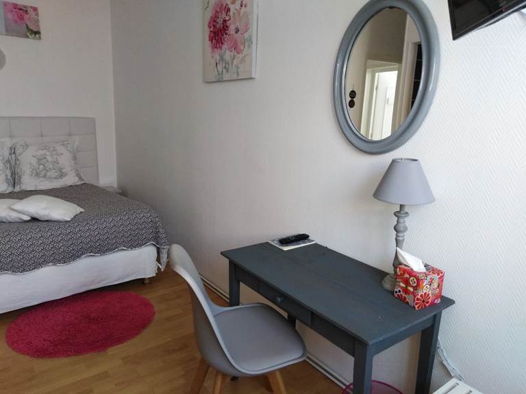 chambre IDA 2 personnes lits queen size maison ADALIIE