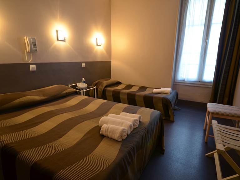 La_Regence_Lourdes_Chambre_Trple_Famille