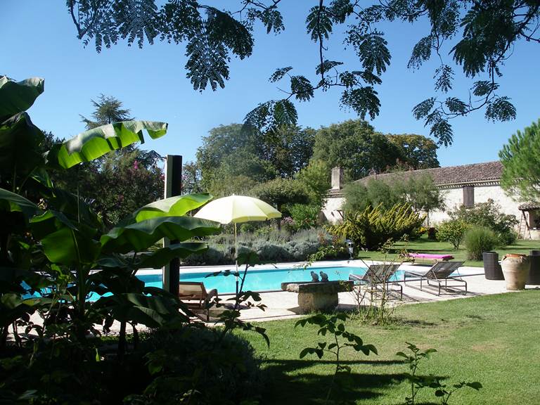 le jardin et la piscine